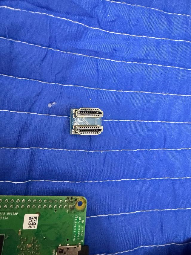 Raspberry Pi 3 + Pantalla Táctil