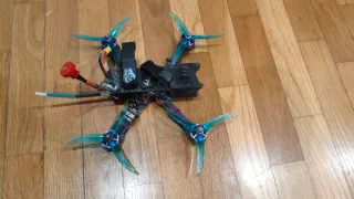 Pack 2 Drones FPV de 5" con muchos complementos.