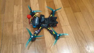 Pack 2 Drones FPV de 5" con muchos complementos.