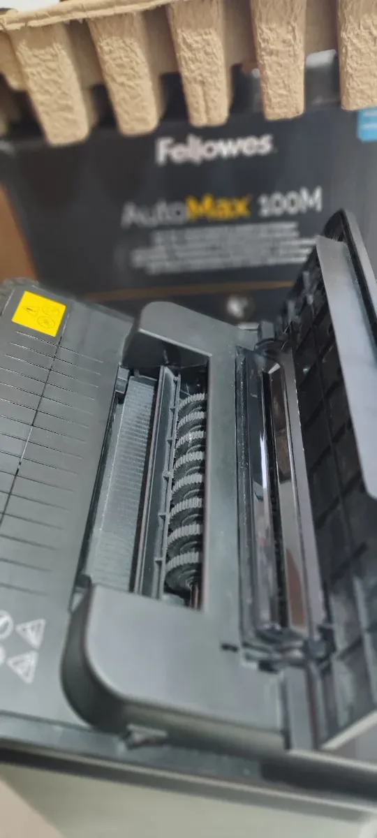 Destructora de Papel Fellowes auto Max 100M