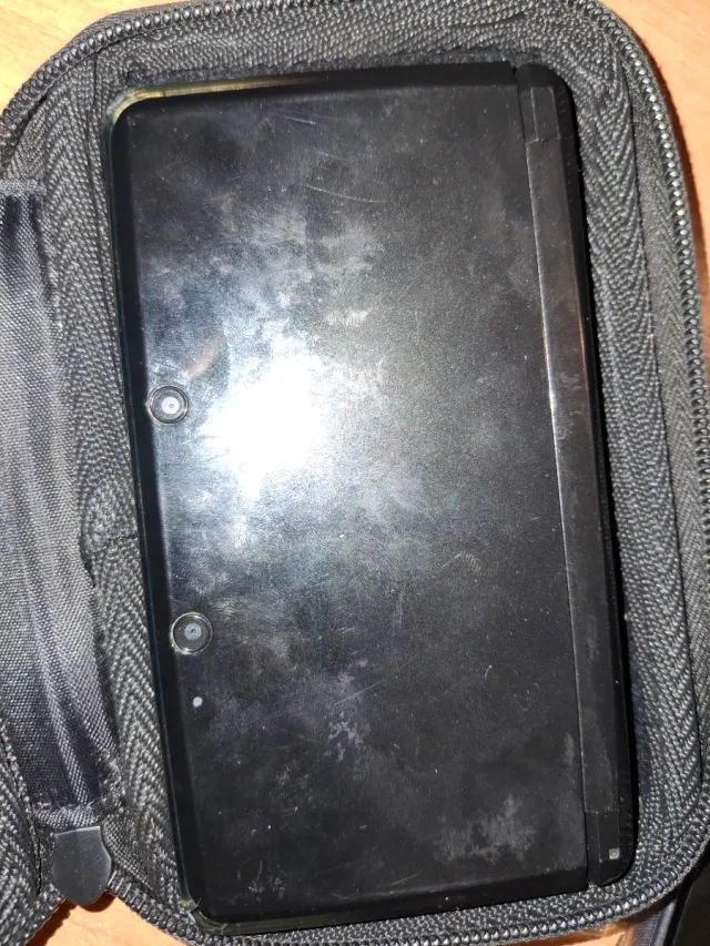 Nintendo 3DS + giochi + caricabatterie