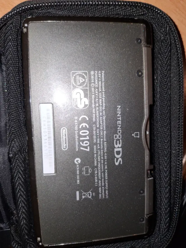 Nintendo 3DS + giochi + caricabatterie