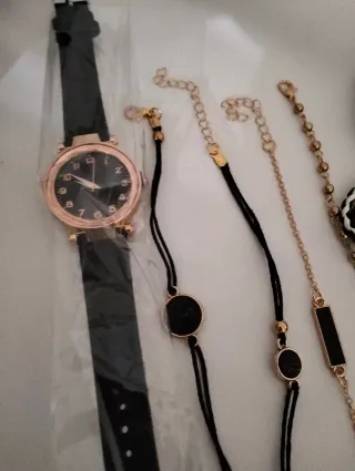Set Orologio e Braccialetti