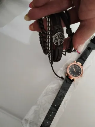 Set Orologio e Braccialetti