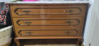 Comodino e comodini antichi in legno e marmo