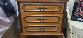 Comodino e comodini antichi in legno e marmo