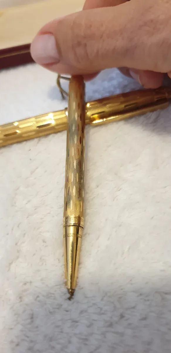 Penna e set di penne di lusso con placcatura in oro 18 carati.