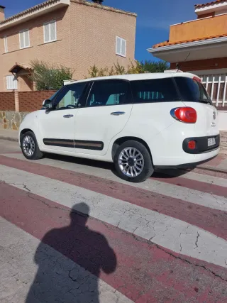 12 meses de Garantia.FIAT 500L 2015 