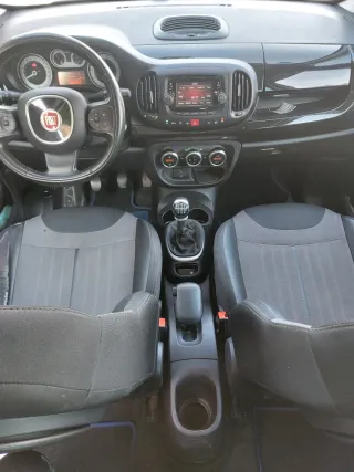 12 meses de Garantia.FIAT 500L 2015 