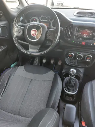 12 meses de Garantia.FIAT 500L 2015 