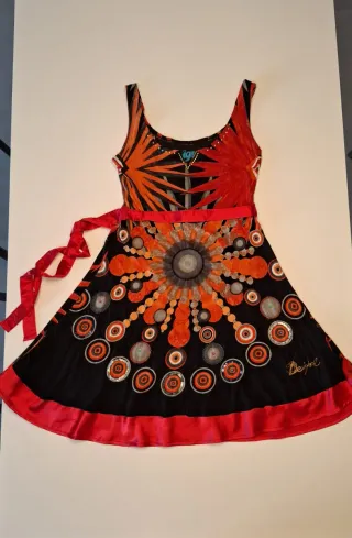 Vestito Desigual nero e arancione