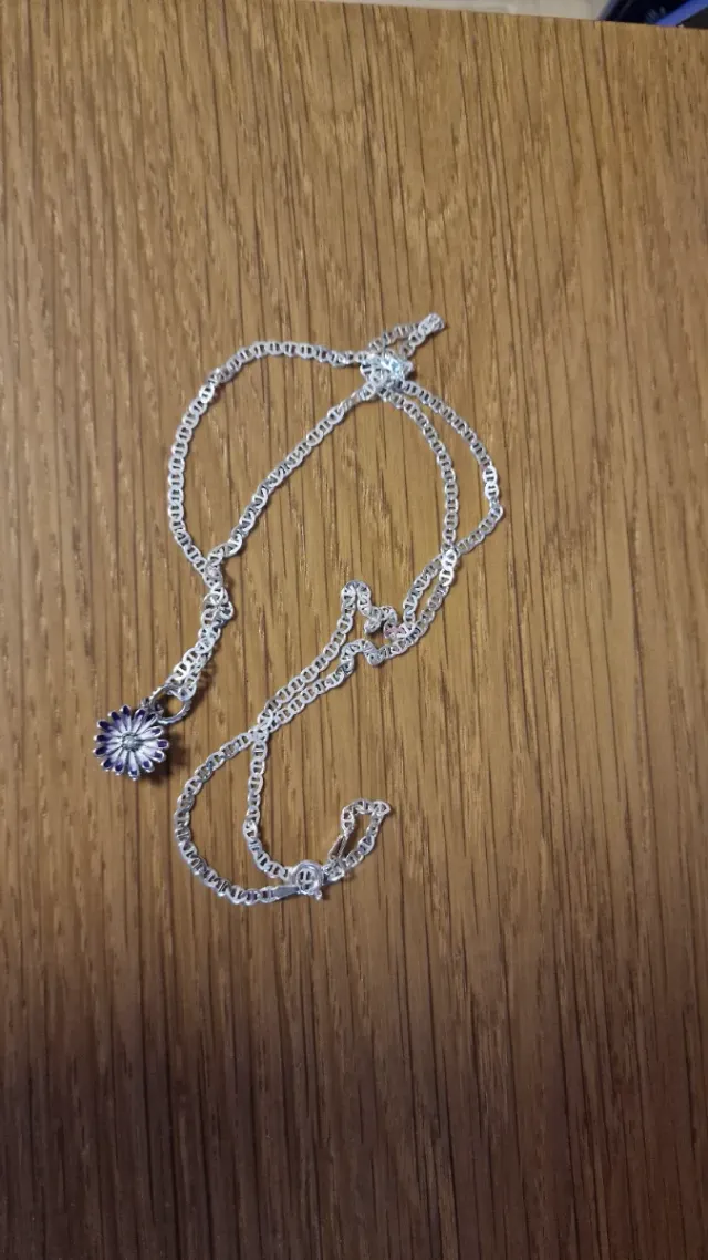 Cadena de 60cm  y colgante flor plata