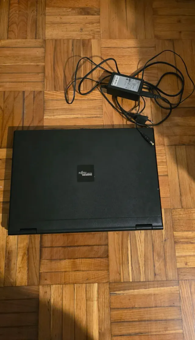 Portátil Fujitsu Siemens 15 pulgadas