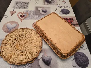 Bandeja y salva paellas de mimbre