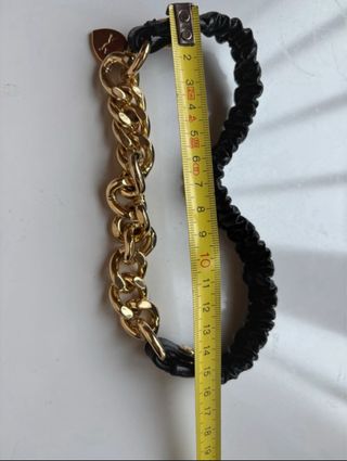 Collar cuero y metal dorado