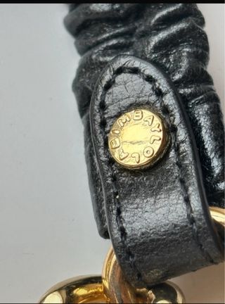 Collar cuero y metal dorado