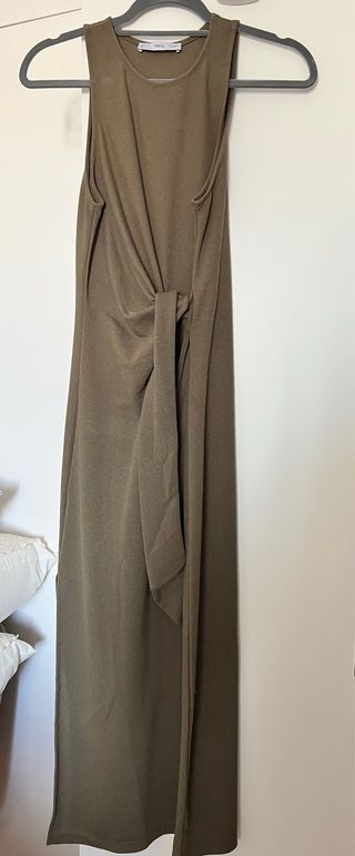 Vestido verde oliva con lazada