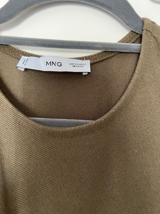 Vestido verde oliva con lazada