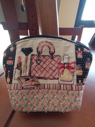 Neceser bonito estampado maquillaje