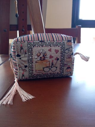 Neceser de viaje estampado