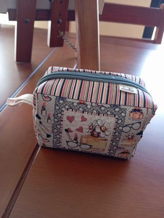 Neceser de viaje estampado