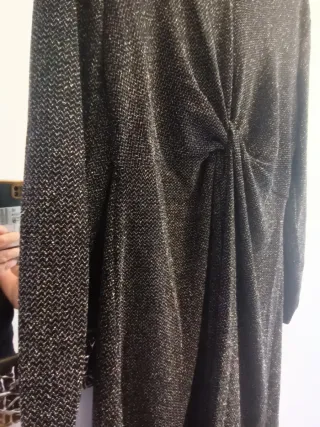 Vestido de fiesta plateado y negro