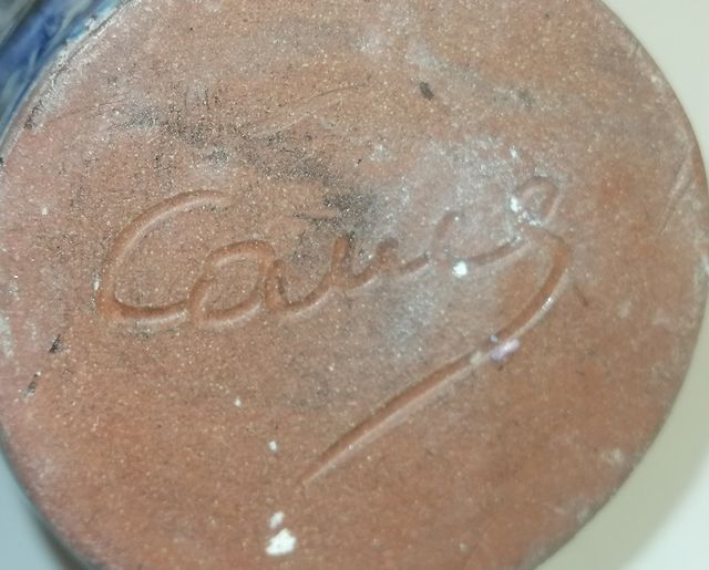 Senhora em loiça fina com flores