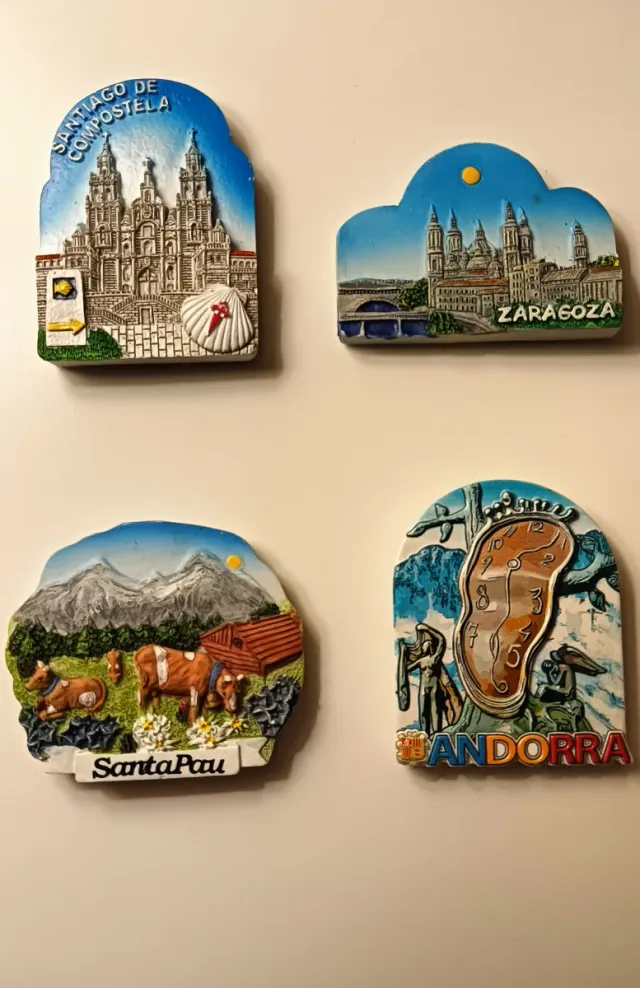 Imanes de lugares emblemáticos
(4 unidades).