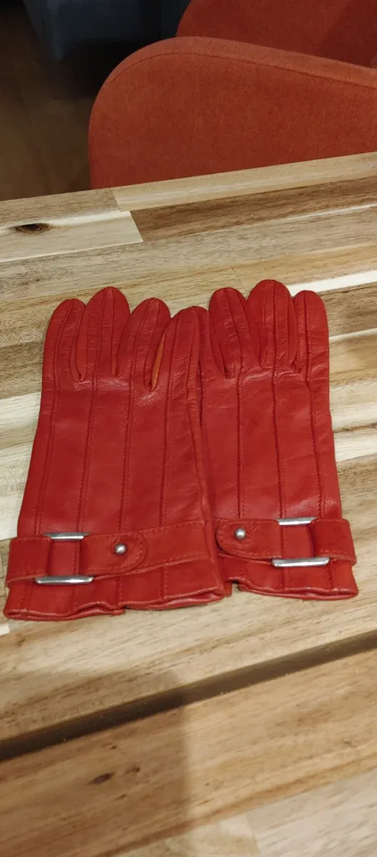 Luvas de criança vermelhas