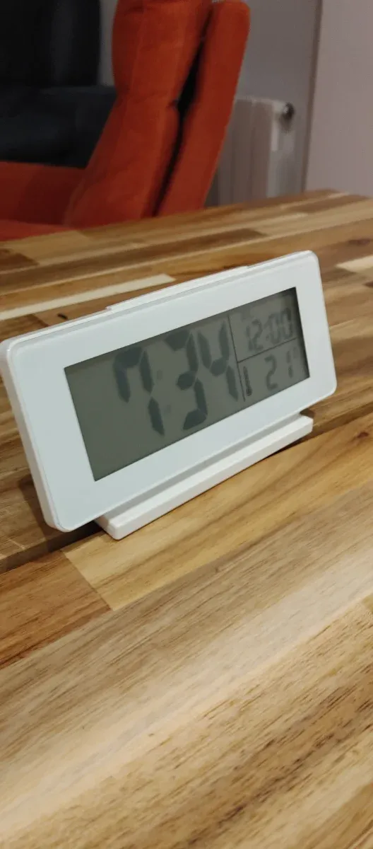 Despertador digital branco