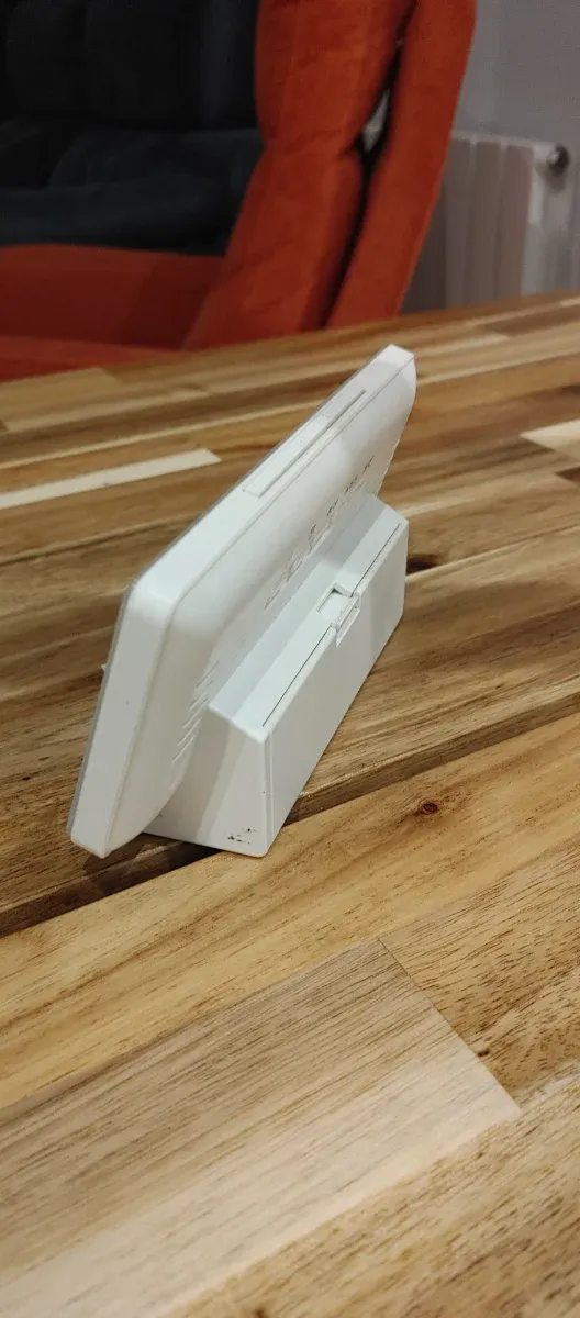 Despertador digital branco