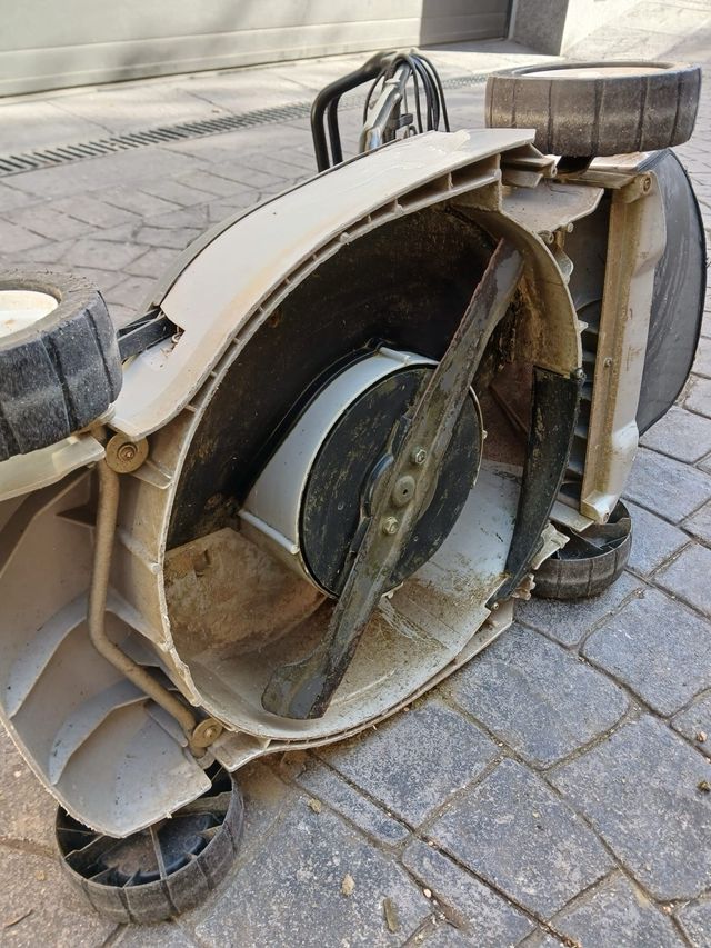 Cortador de relva eléctrico HRE 370 HRE