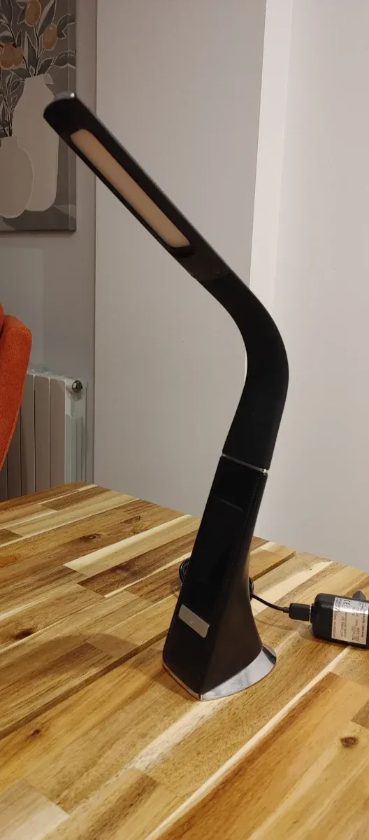 Lâmpada de Mesa LED Moderna