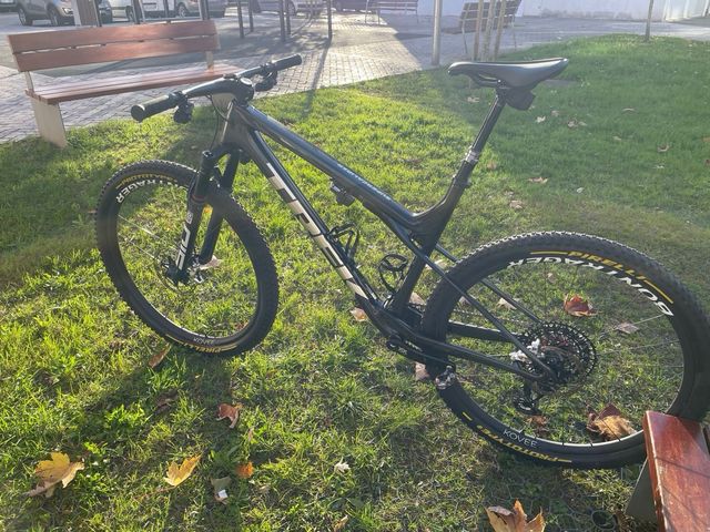 TREK SUPERCALIBER SLR 9.9 Flight Attendant