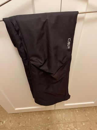 Chaqueta esquí Quiksilver y pantalón CMP niño