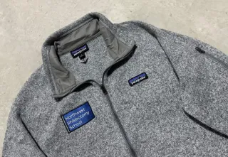 Pile Patagonia Grigio con Patch