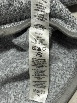 Pile Patagonia Grigio con Patch