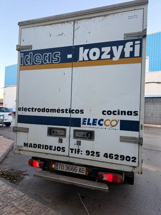 Nissan Trade 100 1997