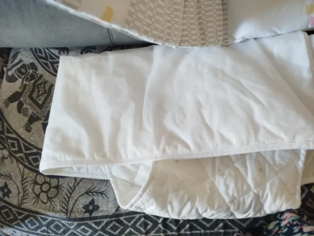 Protector cuna y chichonera estampado