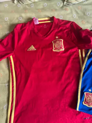 Equipación Adidas España Fútbol talla 13 14 años