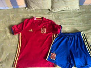 Equipación Adidas España Fútbol talla 13 14 años