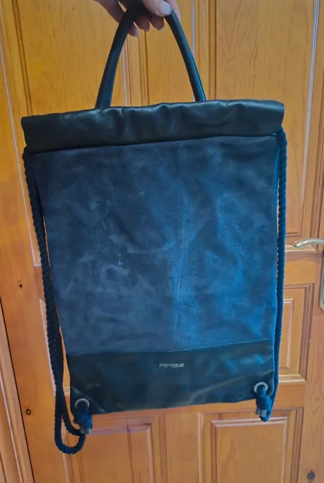 Mochila Mimique de cuero negra