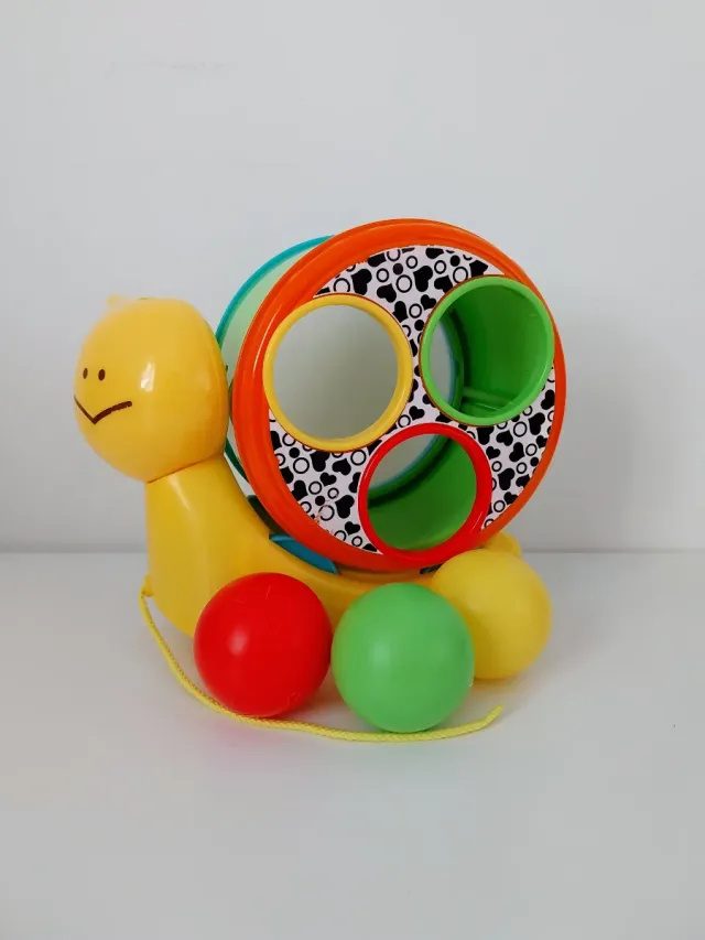 Caracol. 3 bolas de colores. B Kids. Blue box.