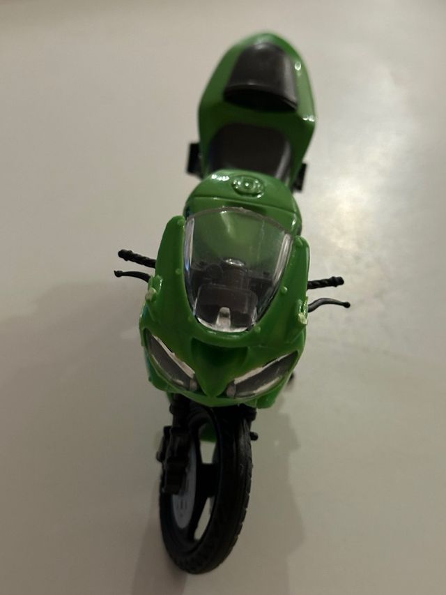 Moto Kawasaki Ninja Juguete Verde