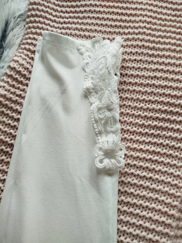 Leggings blancos con encaje