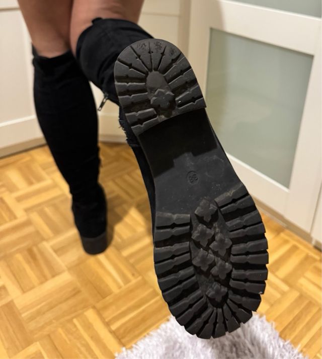 Botas altas de ante negro