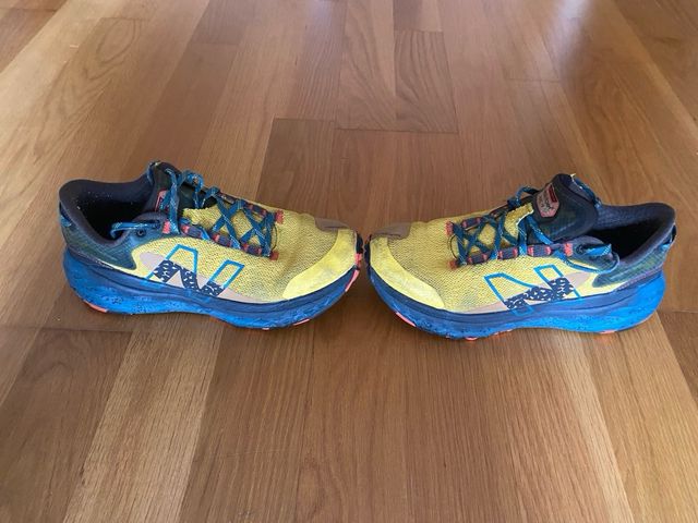 Deportivas New Balance Amarillas y Azules