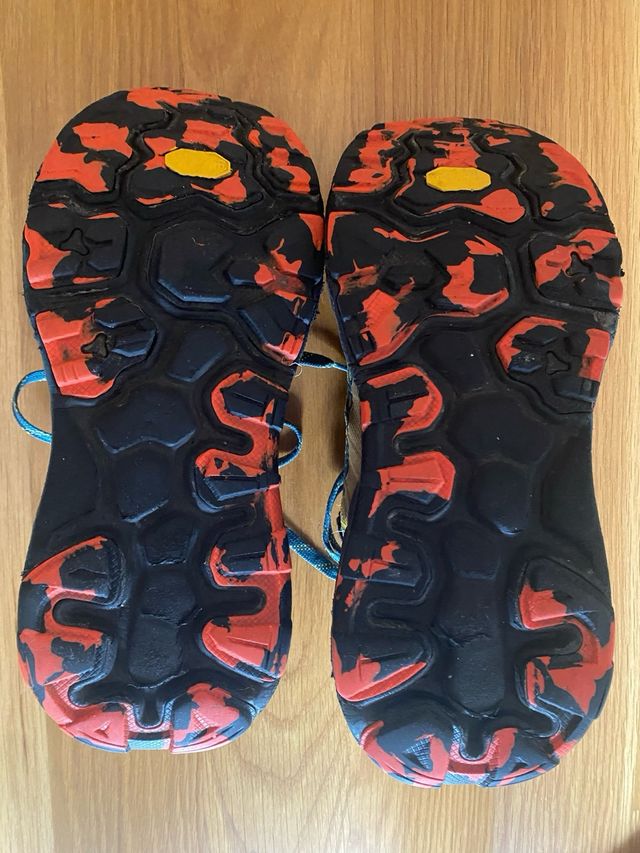 Deportivas New Balance Amarillas y Azules