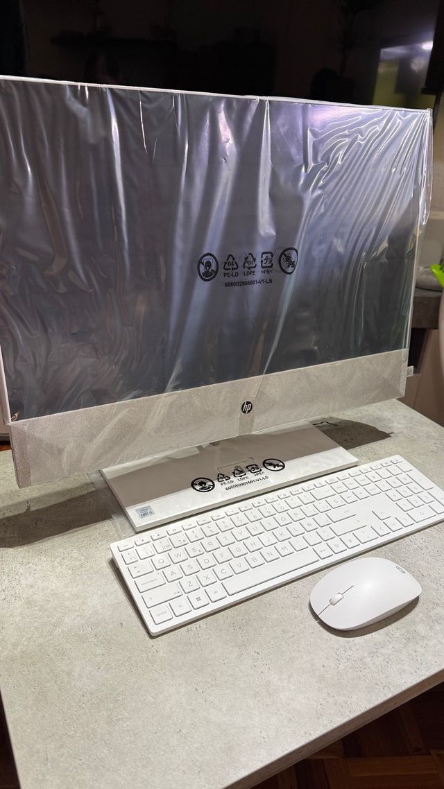 HP All-in-One Ordenador Blanco/Gris NUEVO.