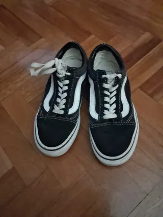 Zapatillas Vans Unisex Negras y Blancas